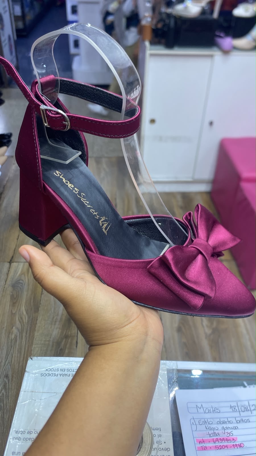 Tacones Satinados con moño